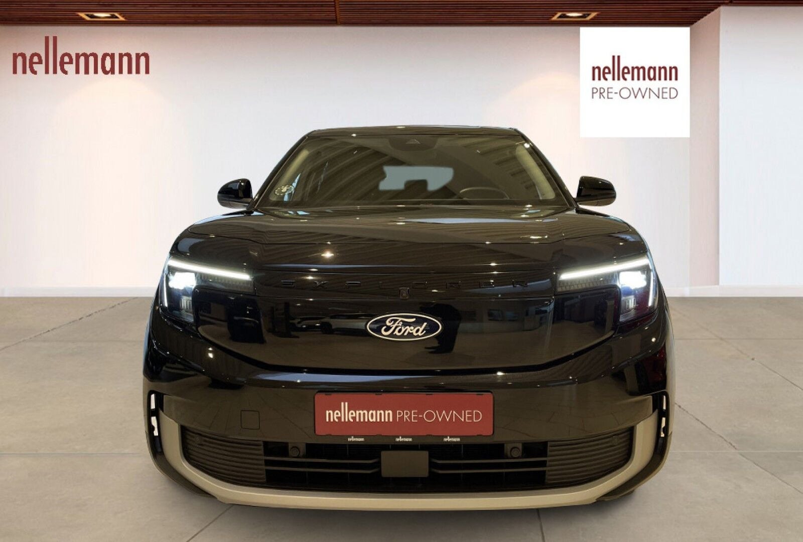 Ford Explorer Select Extended Range