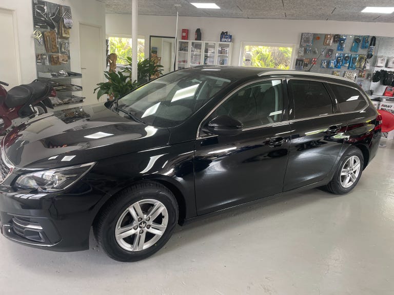Peugeot 308 e-THP 130 Allure Sky SW