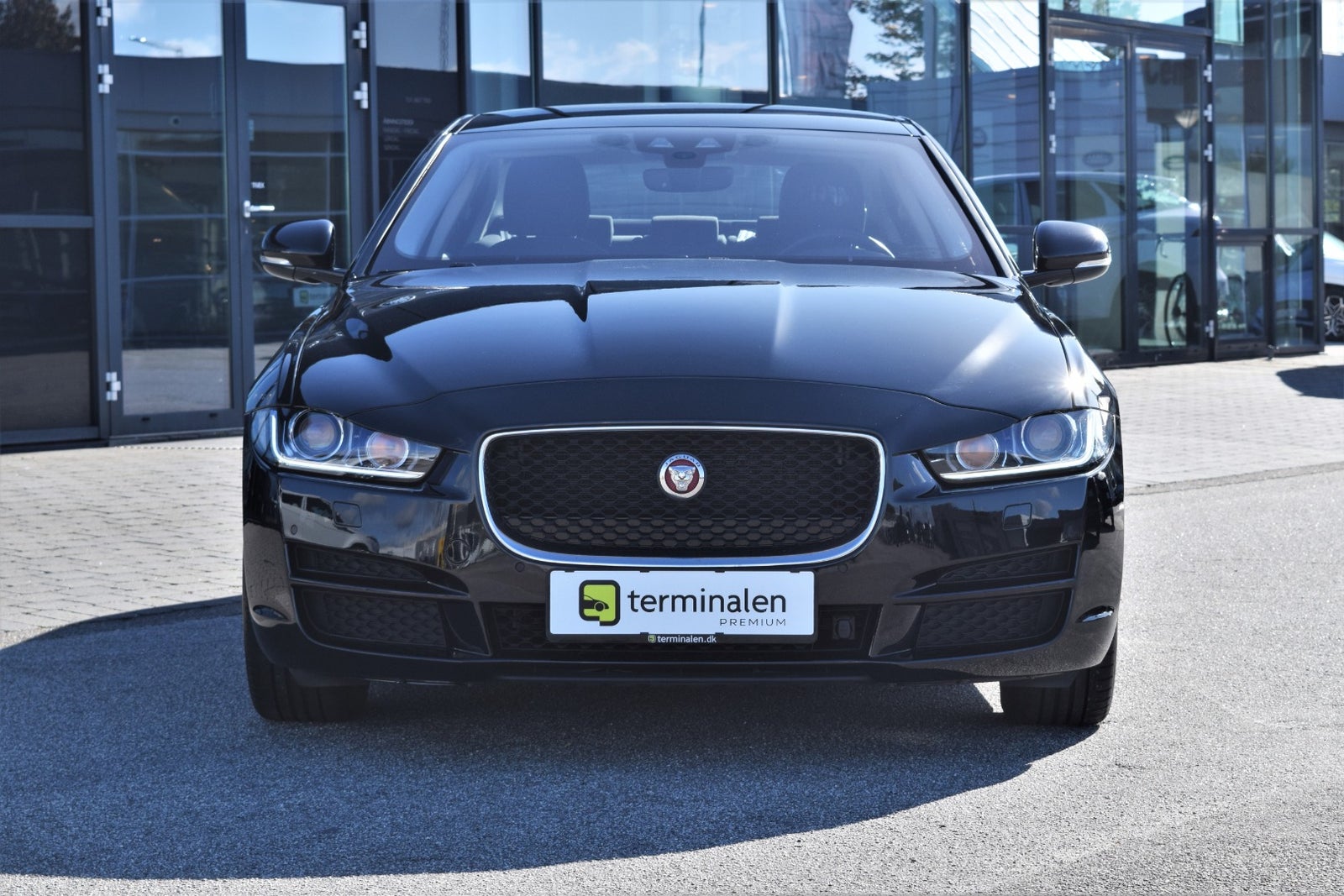Jaguar XE D180 Prestige aut. Jaguar XE D180 Prestige aut.