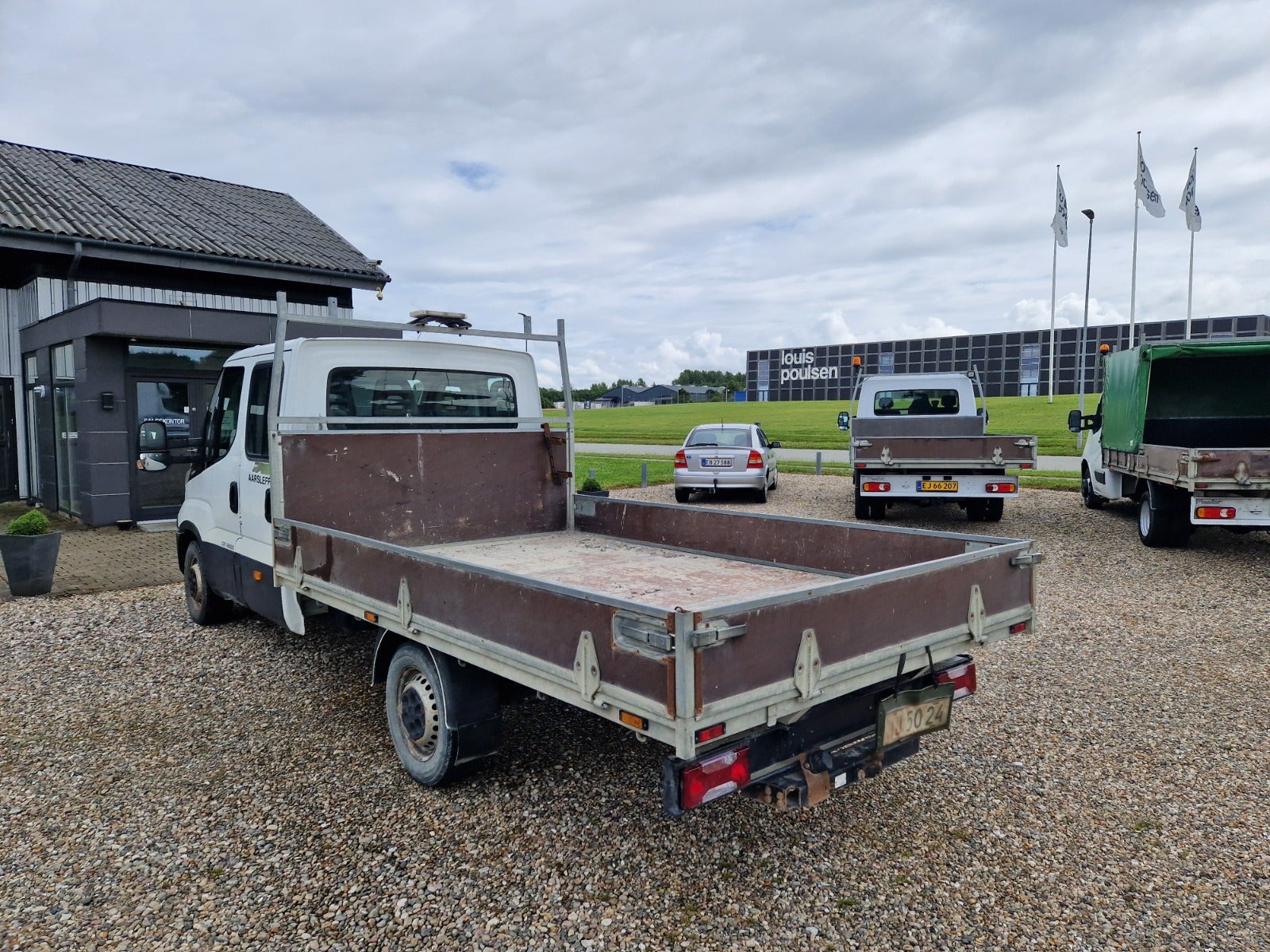 Billede af Iveco Daily 2,3 35S14 Mandskabsvogn m/lad