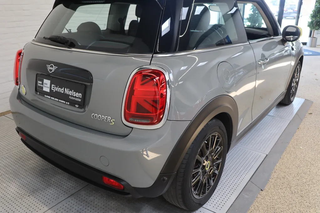 MINI Cooper SE Camden Edition