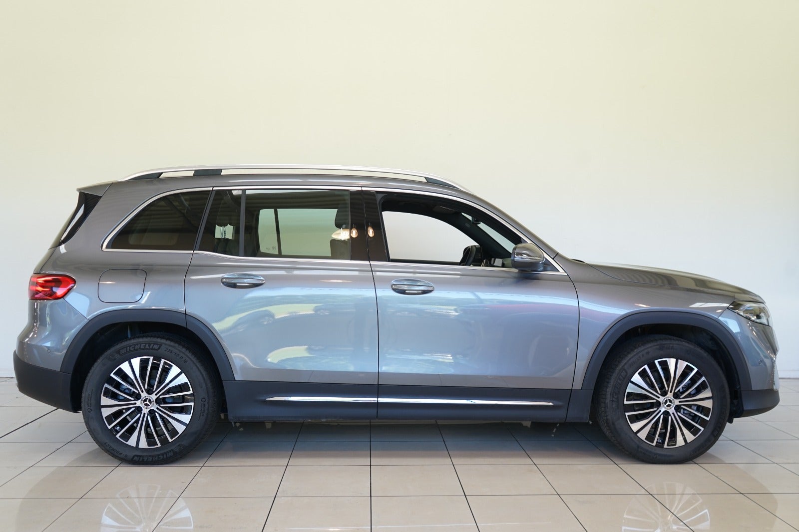 Mercedes EQB300