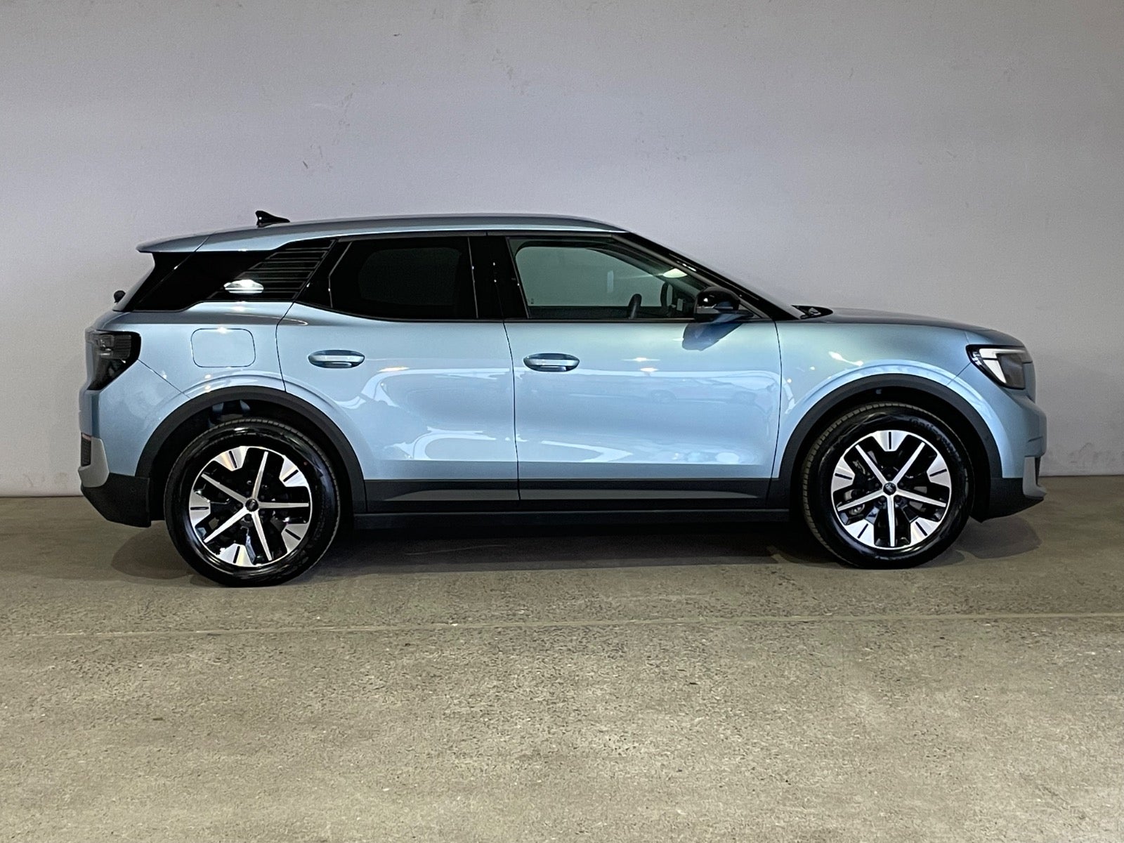 Ford Explorer Select Extended Range