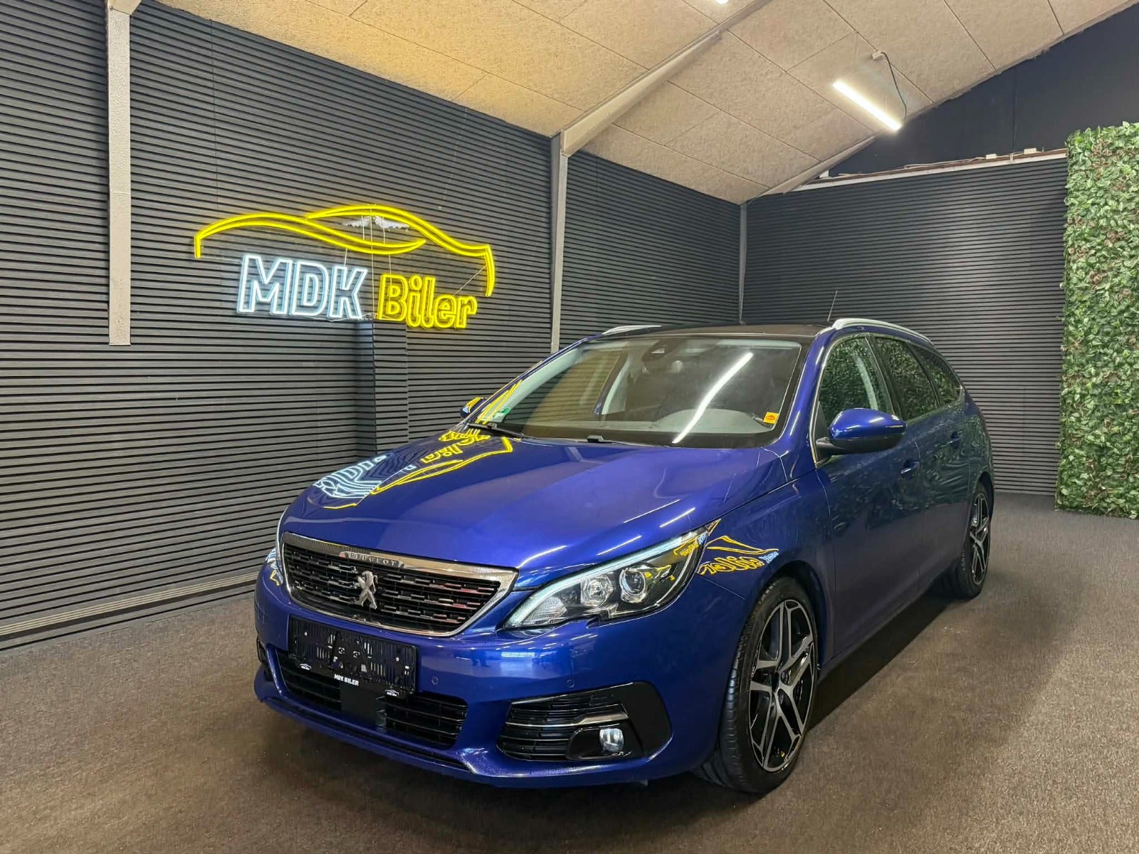 Billede af Peugeot 308 1,2 e-THP 130 Allure SW EAT6