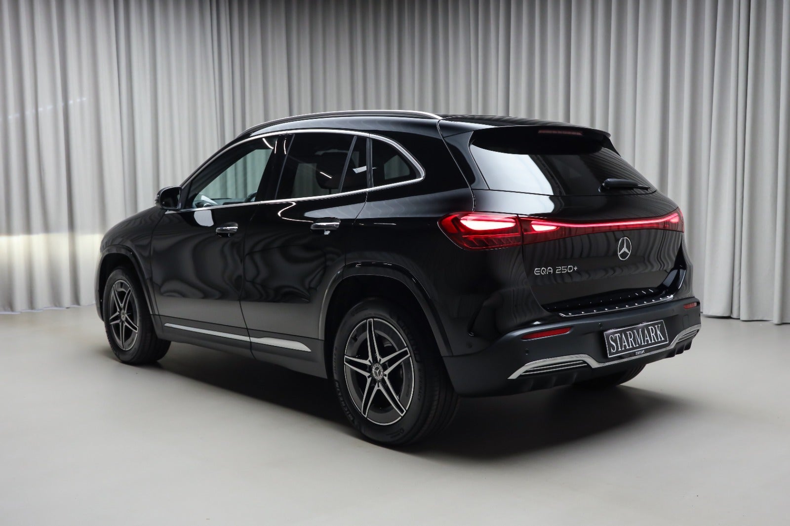 Mercedes-Benz EQA 250+ (3/8)
