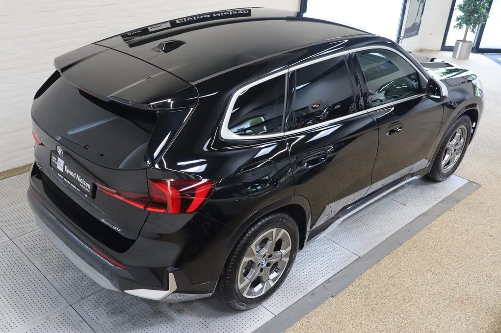 BMW iX1 xDrive30 X-Line
