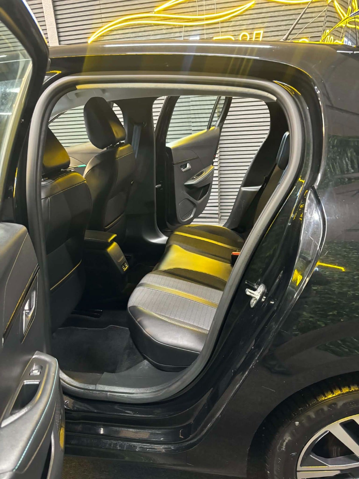 Billede af Peugeot 208 1,2 PureTech 100 Allure