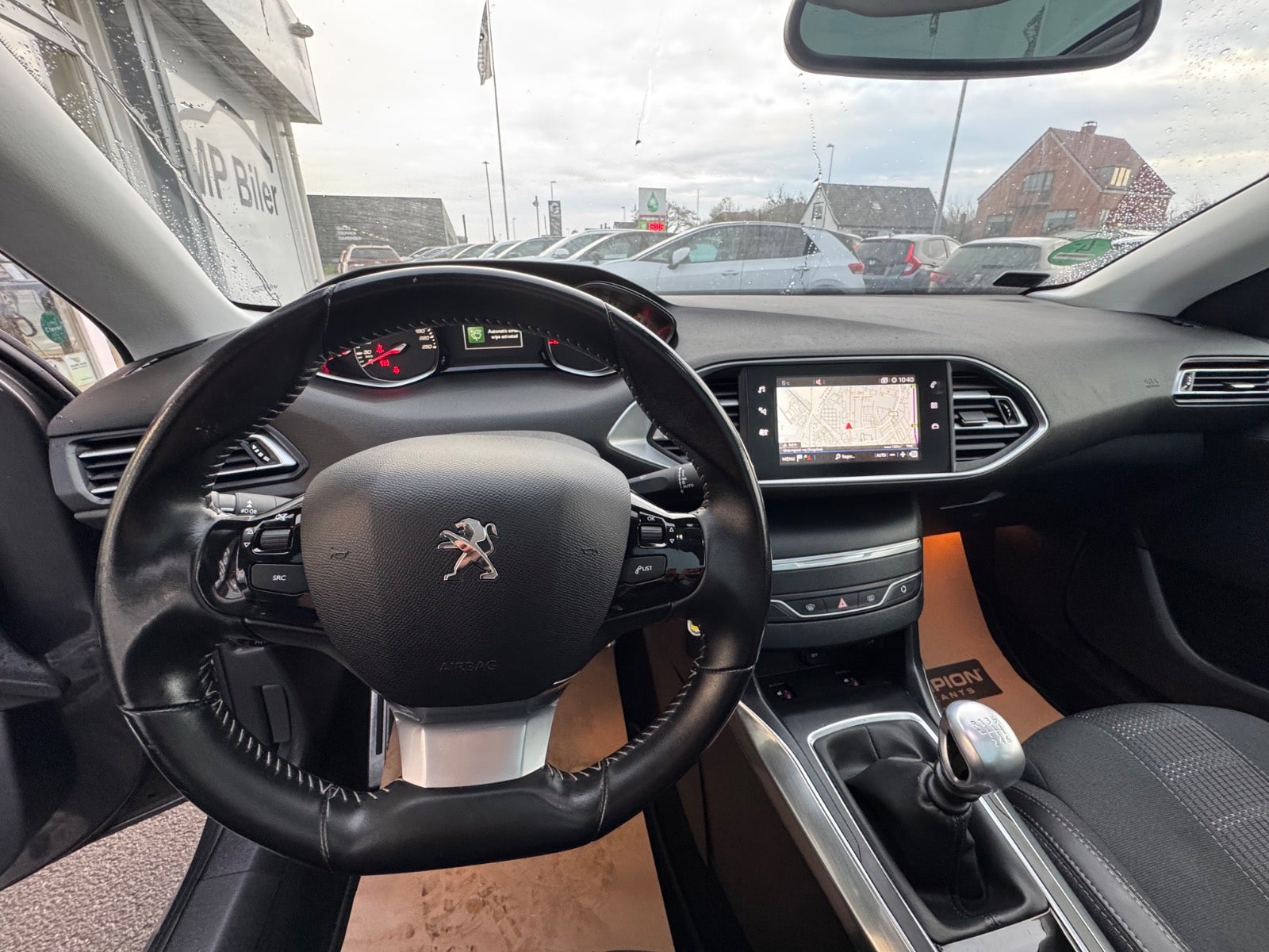 Billede af Peugeot 308 1,6 BlueHDi 120 Allure Sky SW