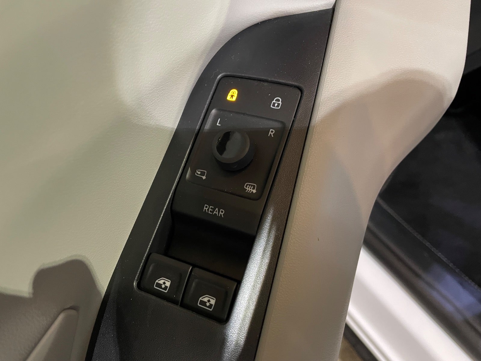 Ford Explorer Select Extended Range