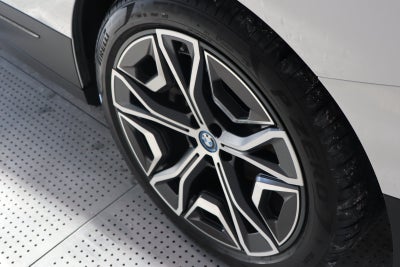 BMW iX xDrive40 Fully Charged