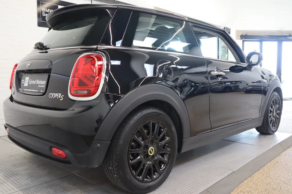 MINI Cooper SE Camden Edition