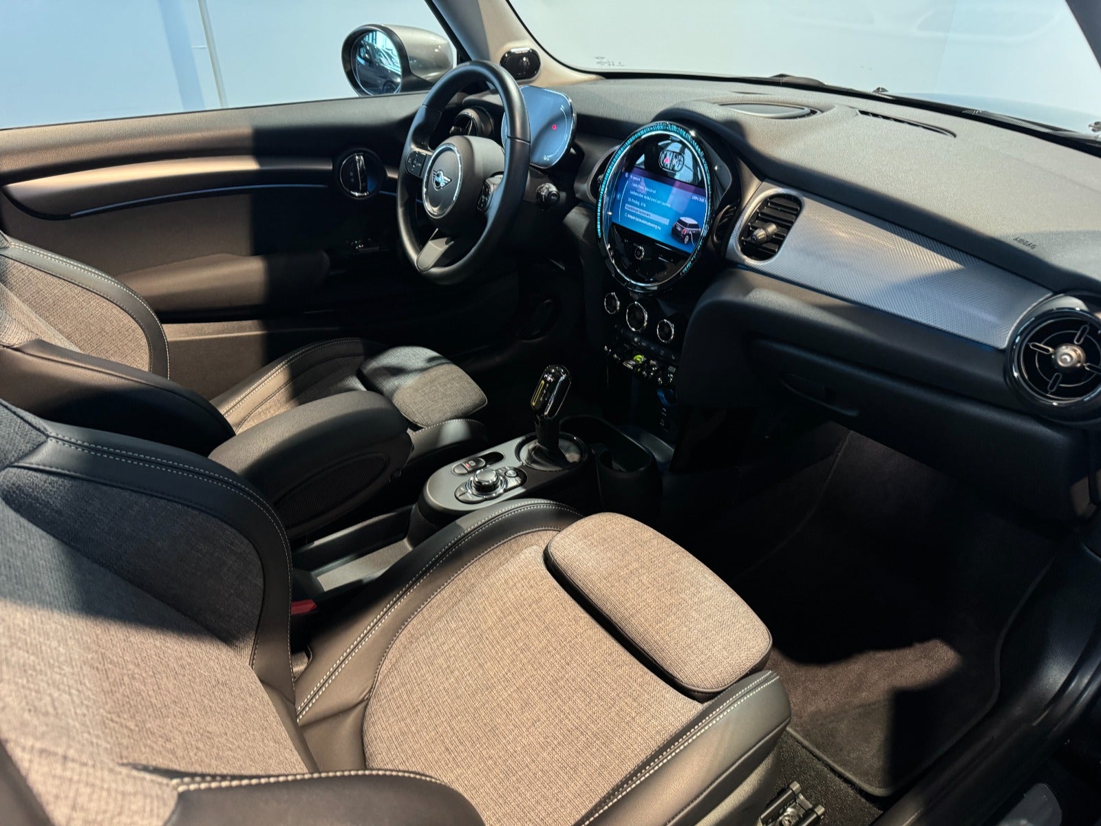 MINI Cooper SE Classic 3d - 6