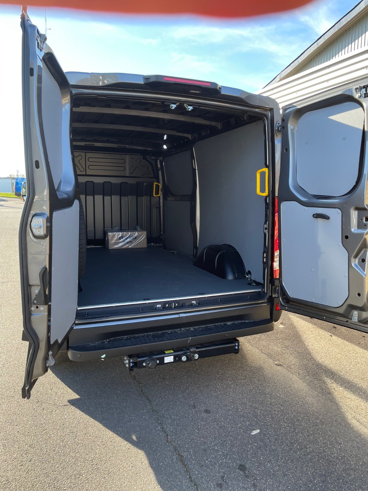 Billede af Iveco Daily 3,0 35S18 9m³ Van AG8