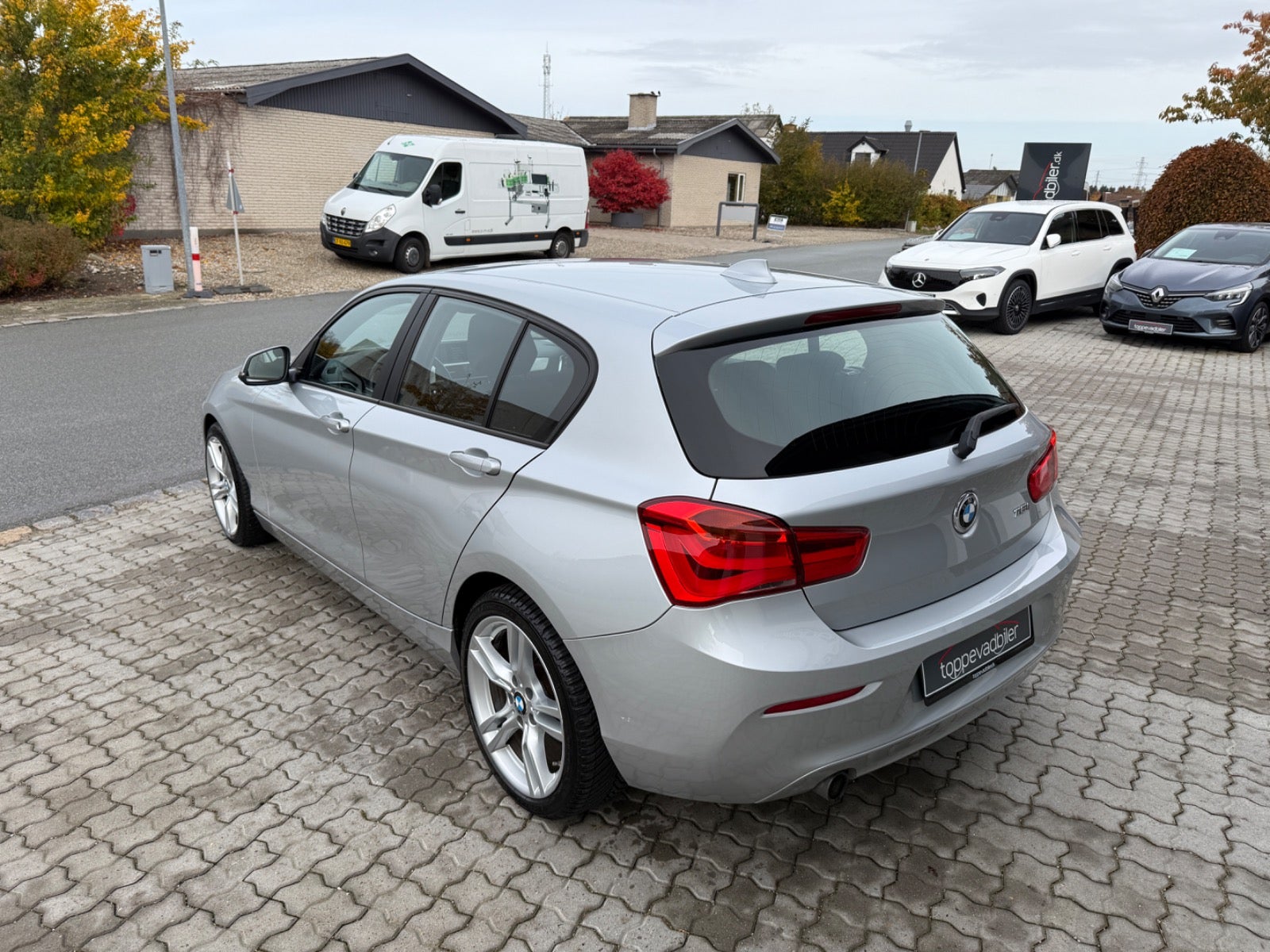 BMW 118i Connected aut.