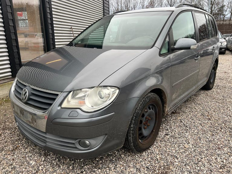 VW Touran TDi 136 Highline DSG Van