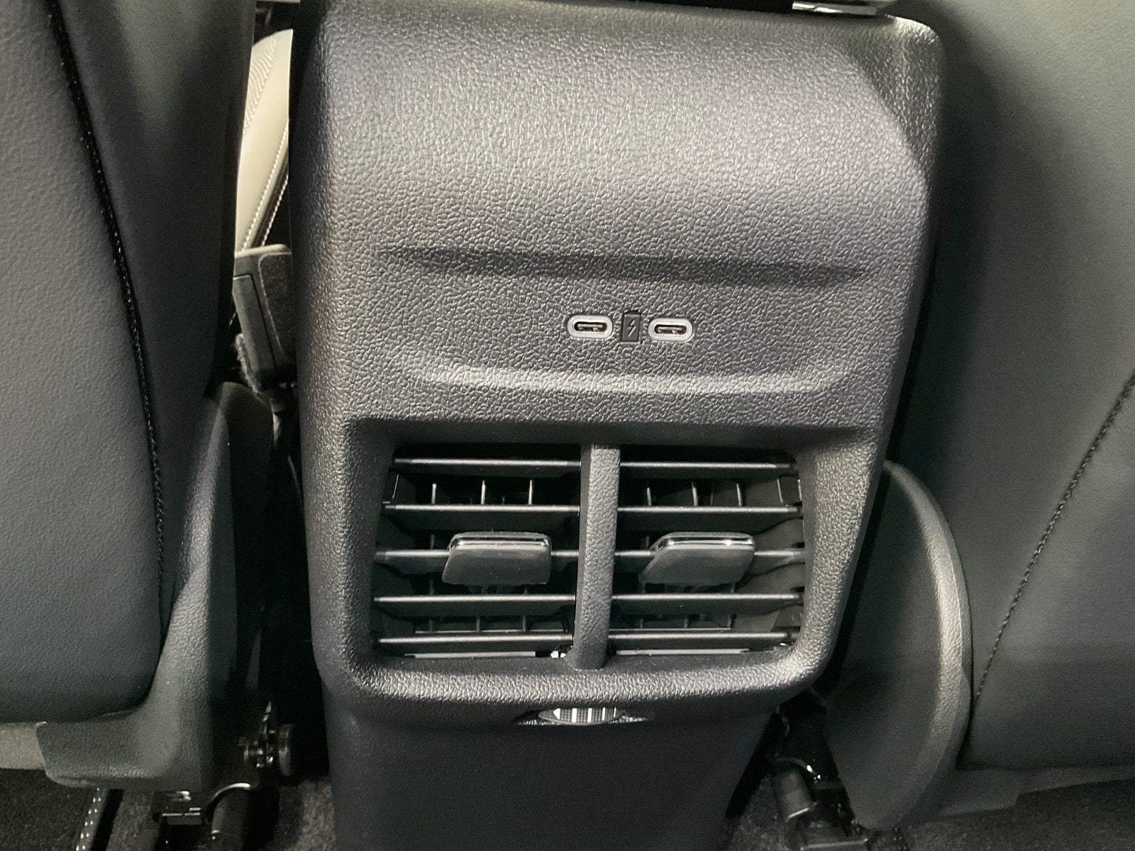 Ford Explorer 82 Select Extended Range 5d - 18