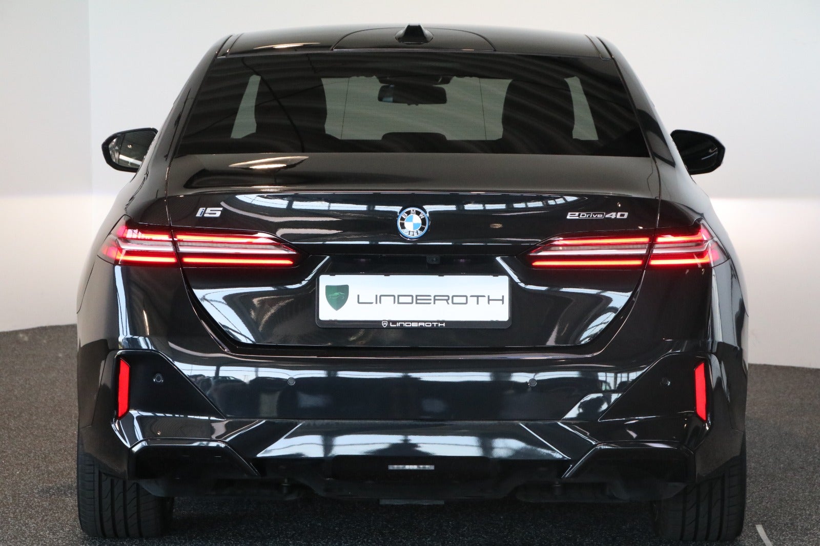BMW i5 eDrive40 M-Sport 4d - 4
