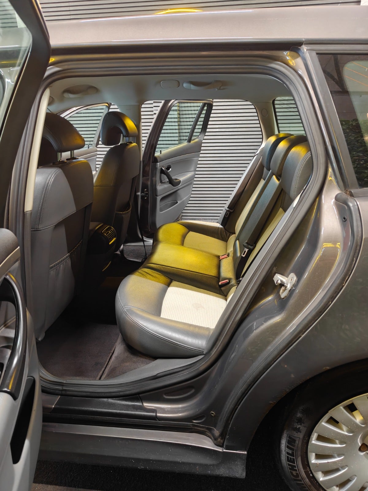 Billede af Saab 9-3 1,9 TiD 150 Vector SportCombi aut.