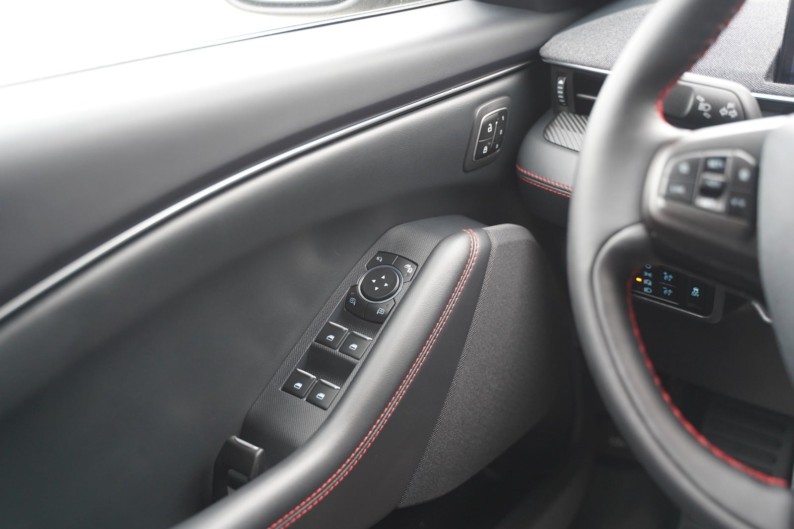 Billede af Ford Mustang Mach-E 88 Premium Extended Range