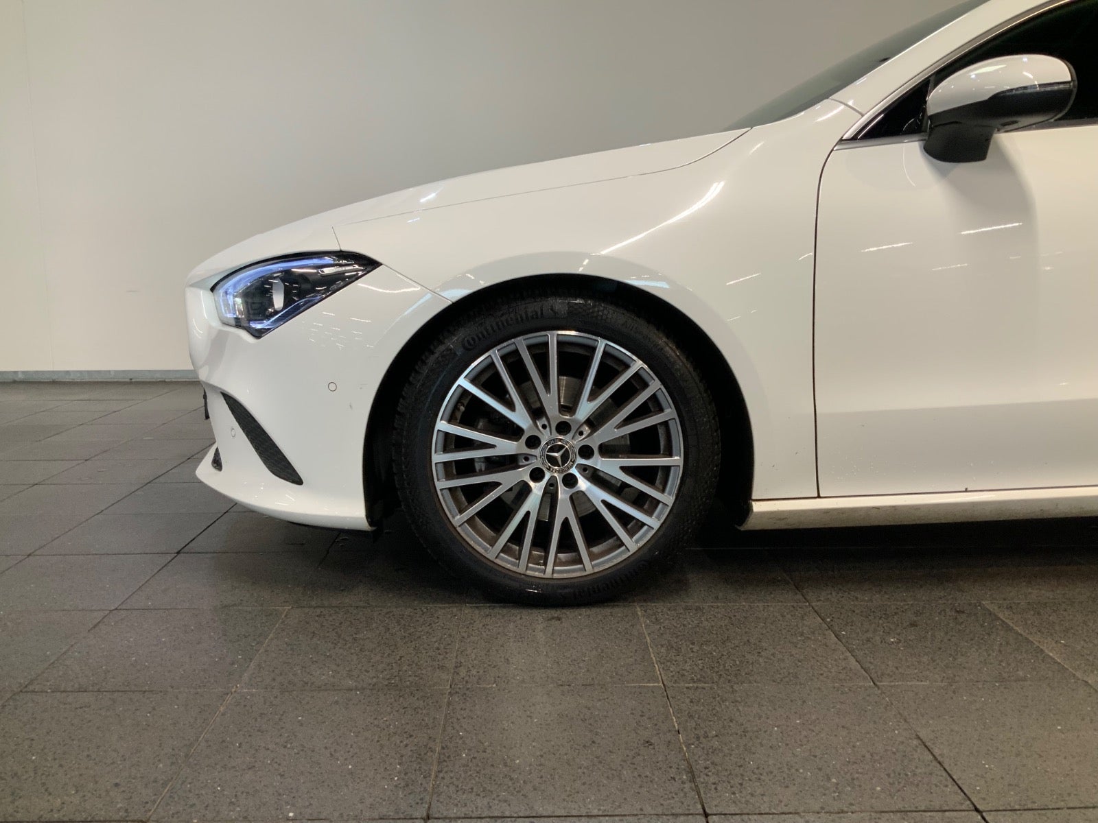 Mercedes-Benz CLA 200 (4/8)
