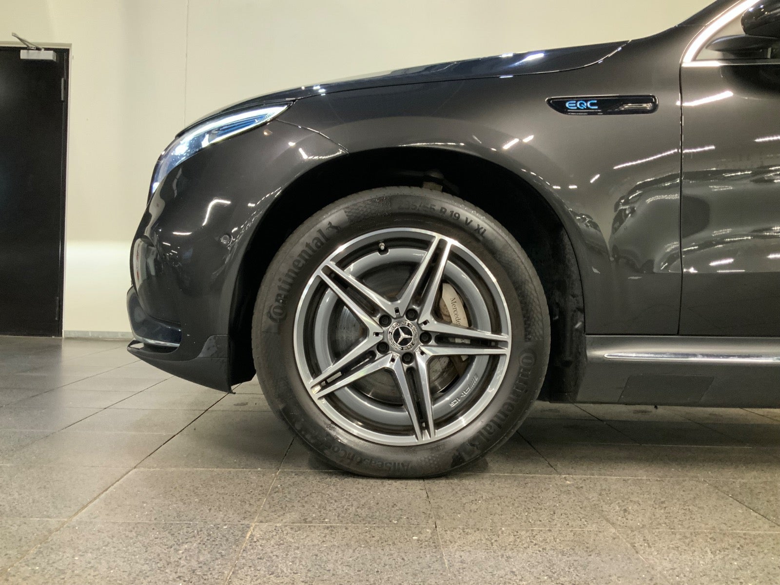 Mercedes-Benz EQC 400 (4/8)