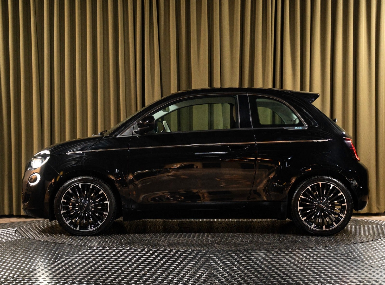 Billede af Fiat 500e 42 la Prima by Bocelli
