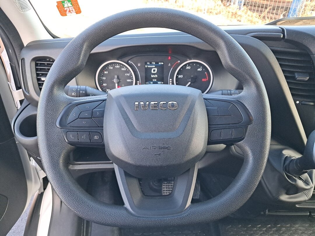 Billede af Iveco Daily 2,3 35S16 4100mm Box m/lift AG8