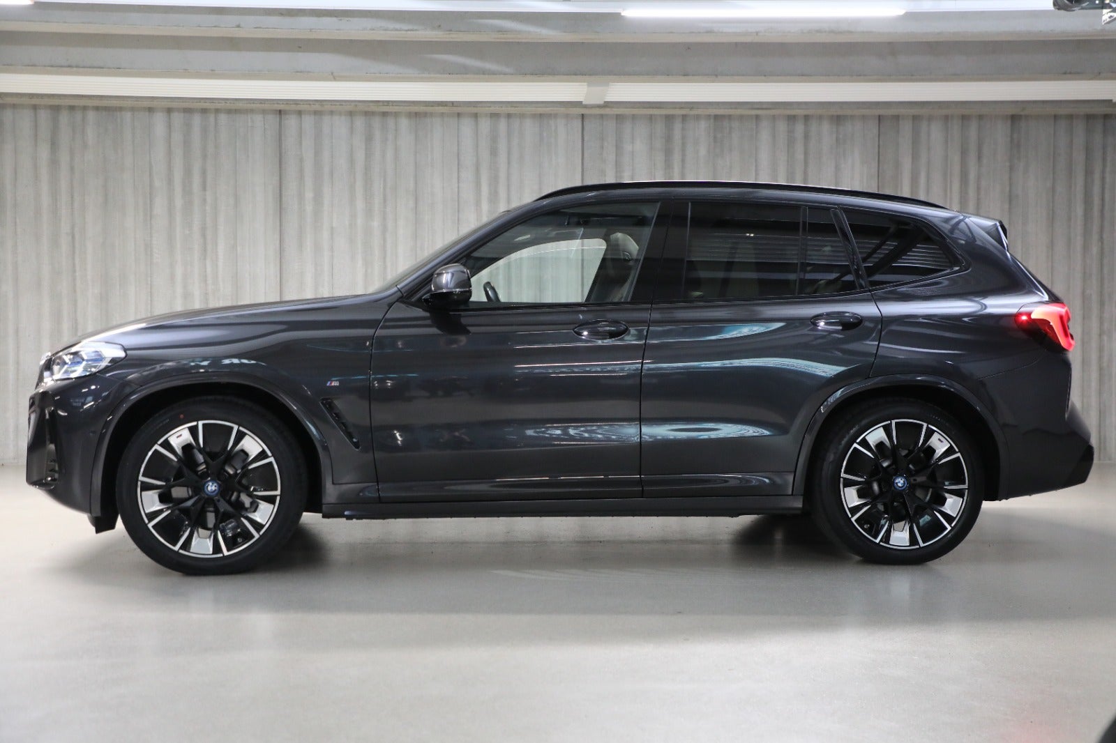 BMW iX3 Charged Plus M-Sport