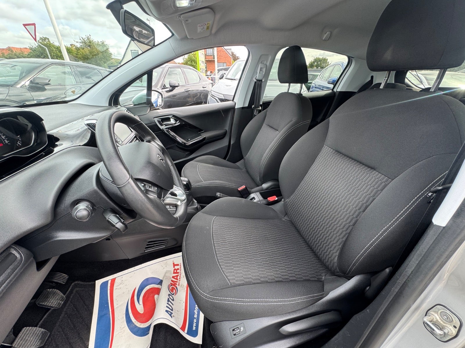 Billede af Peugeot 208 1,6 BlueHDi 100 Envy