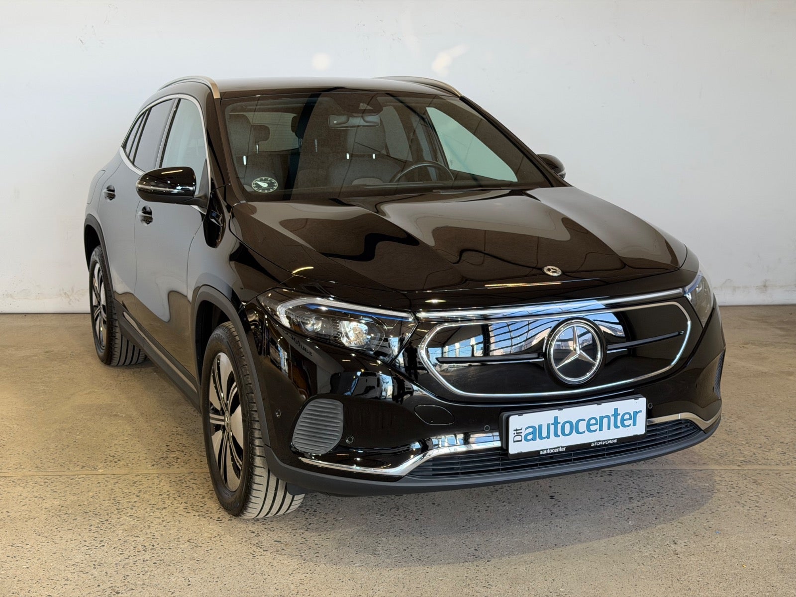 Mercedes EQA250 Electric Art