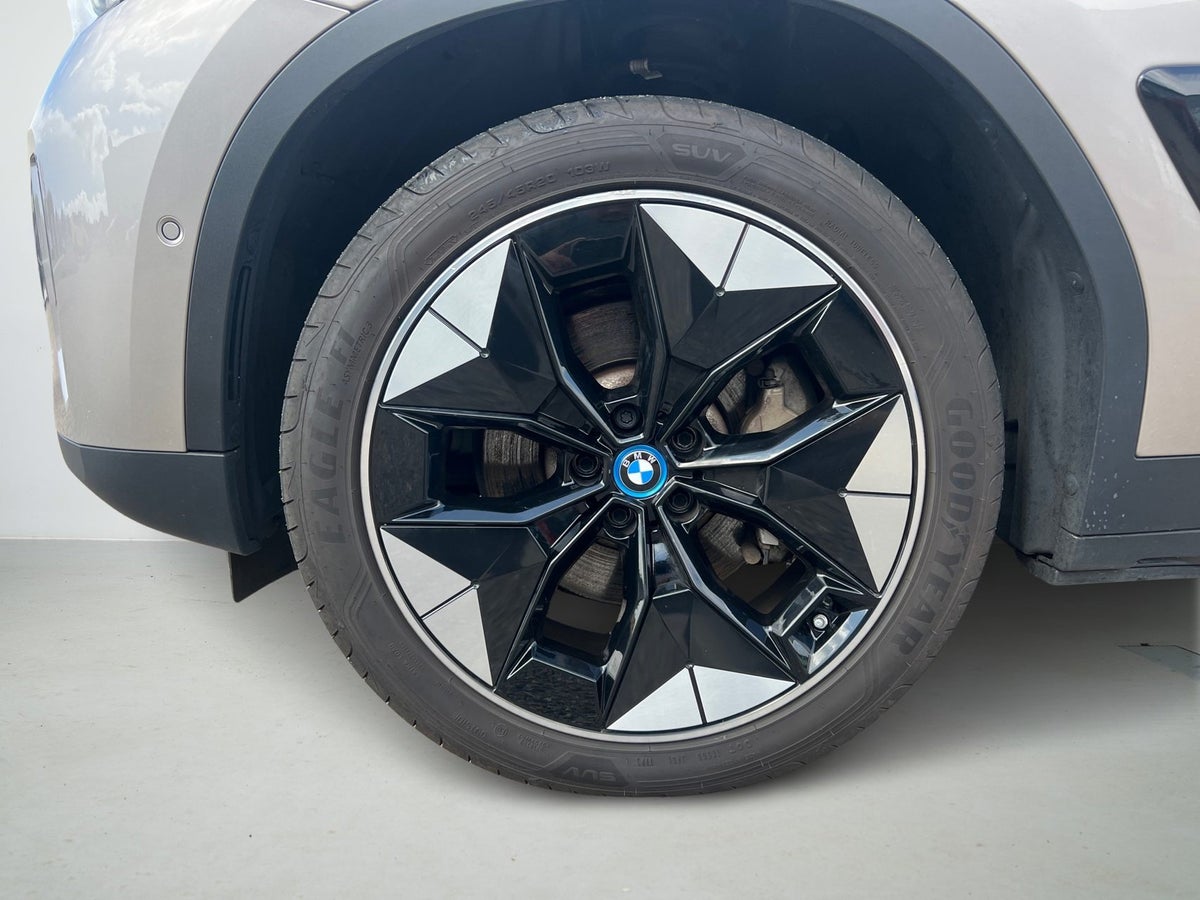 BMW iX3 Charged Plus billede 8