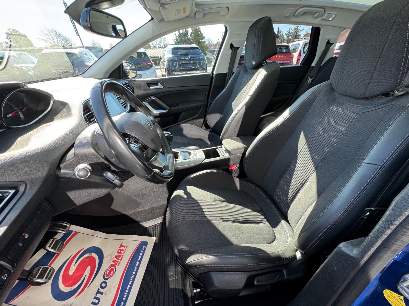 Billede af Peugeot 308 1,5 BlueHDi 130 Allure Sky SW