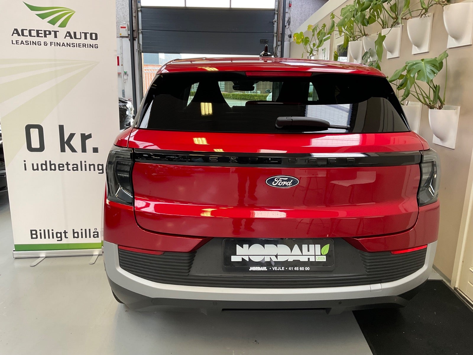 Ford Explorer 82 Select Extended Range 5d - 5