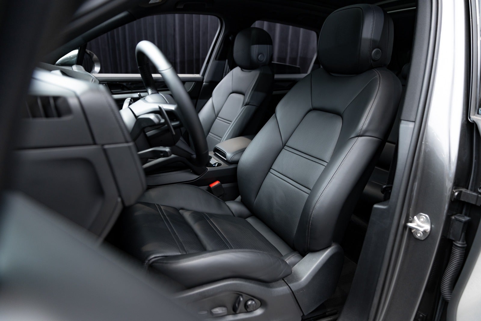 Gallery image 8 of 17