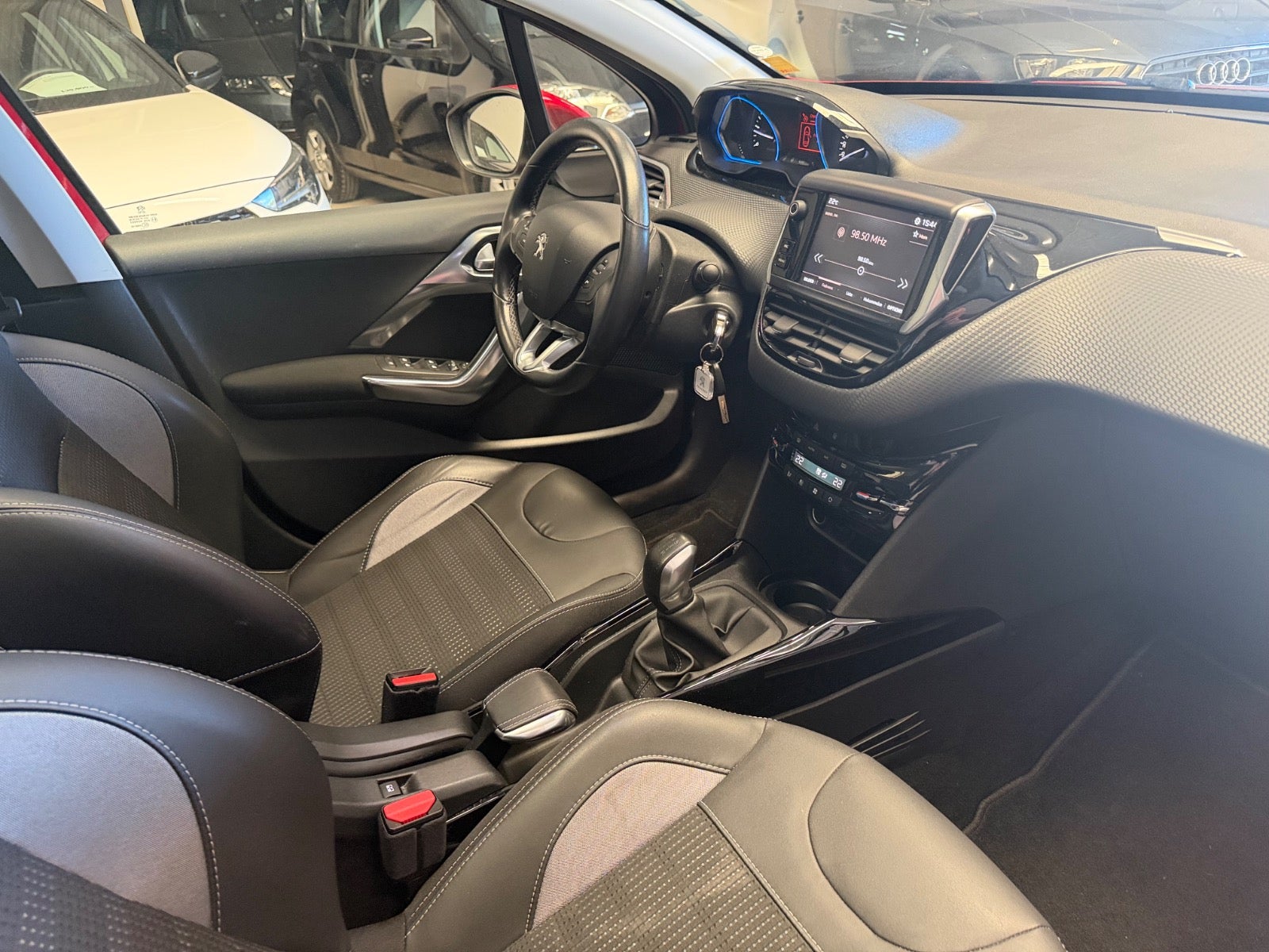 Peugeot 2008 BlueHDi 100 Allure Sky - billede 8