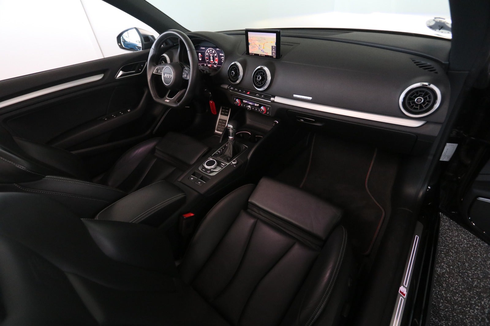 Audi S3 2,0 TFSi Cabriolet quattro S-tr. 2d - 6