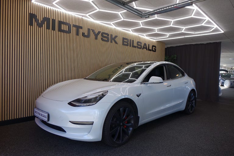 Tesla Model 3 Performance AWD