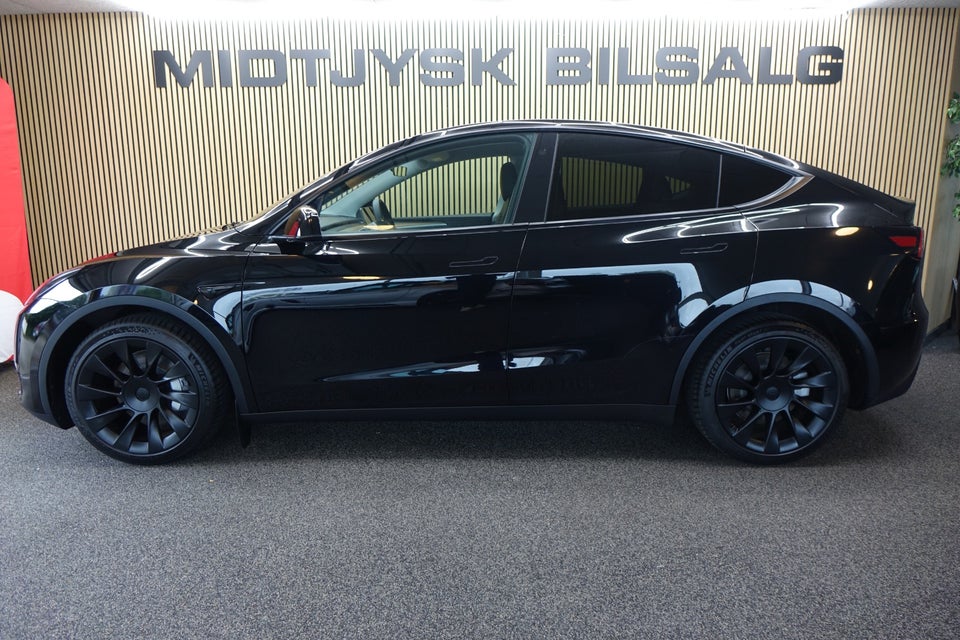 Tesla Model Y, Billede 2