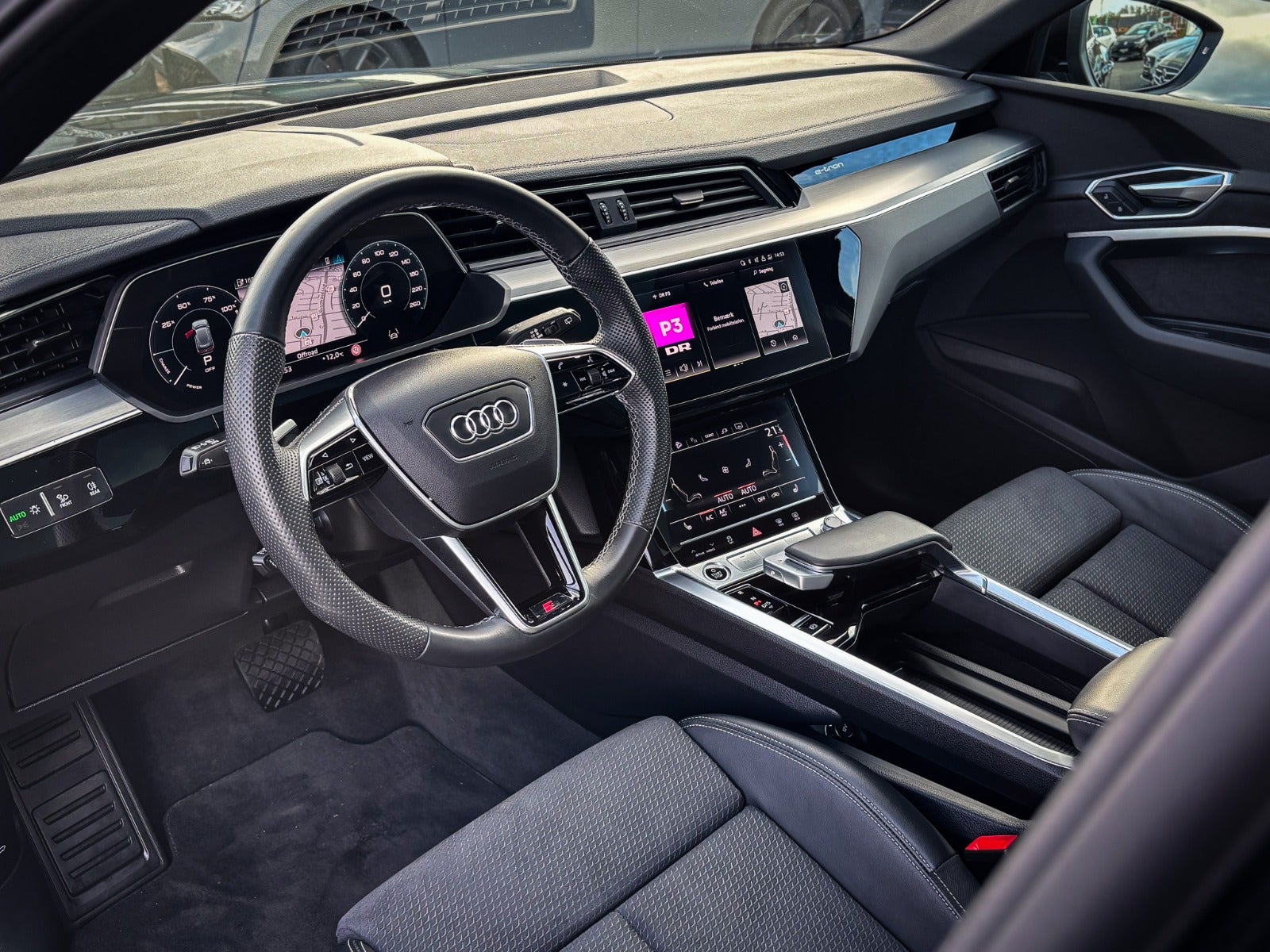 Billede af Audi e-tron 55 S-line quattro