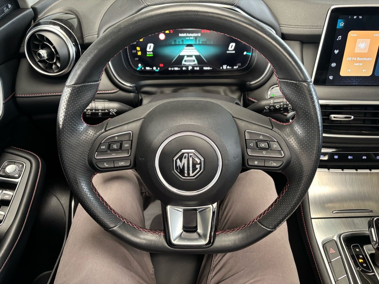 MG EHS PHEV Luxury