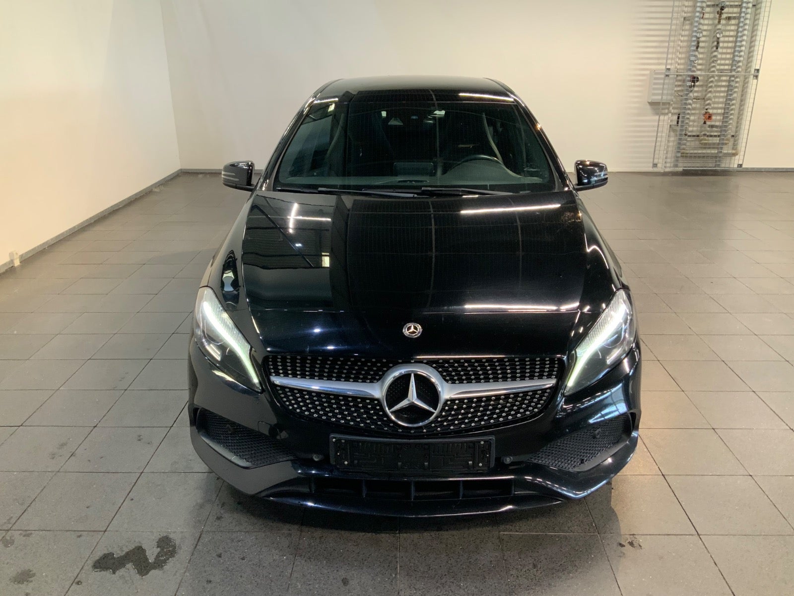 Mercedes-Benz A 200 (2/8)
