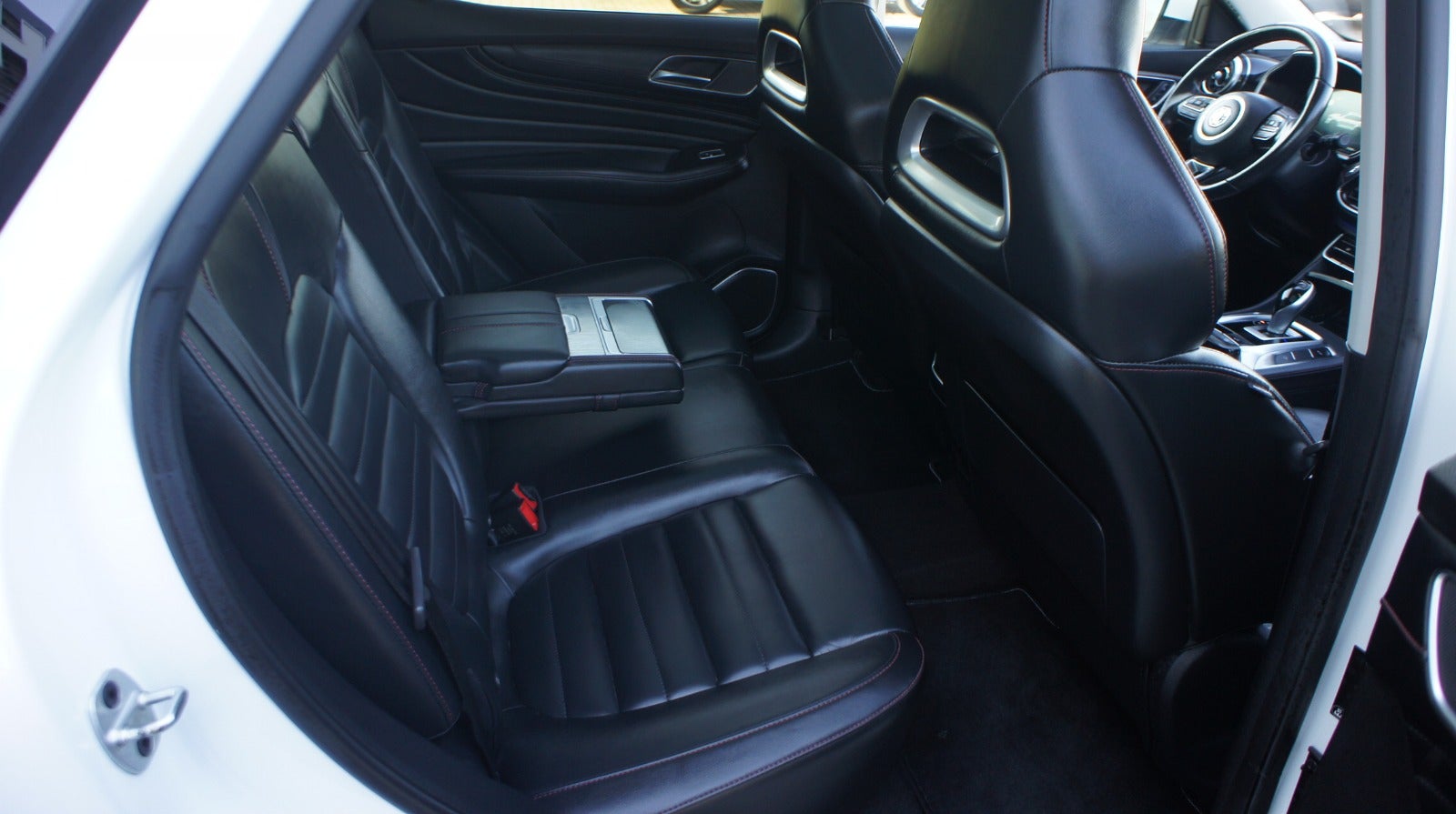 MG EHS PHEV Luxury