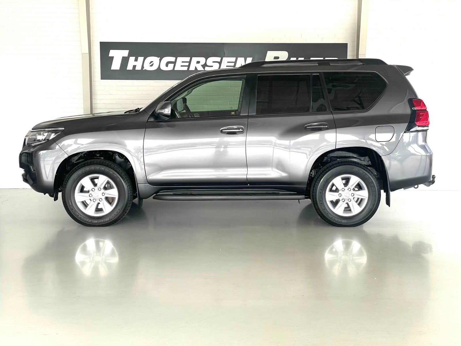 Billede af Toyota Land Cruiser 2,8 D-4D T2 aut. Van