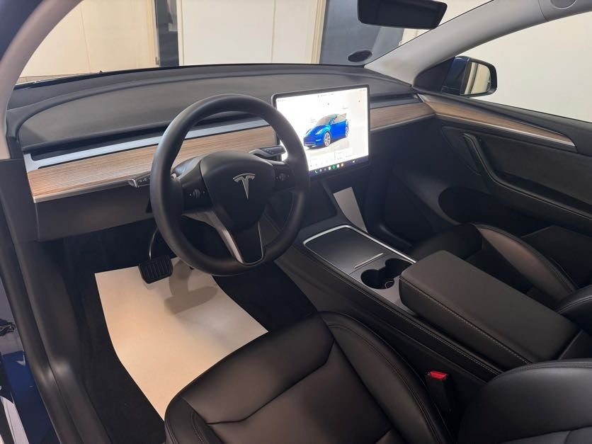 Tesla Model Y Long Range RWD