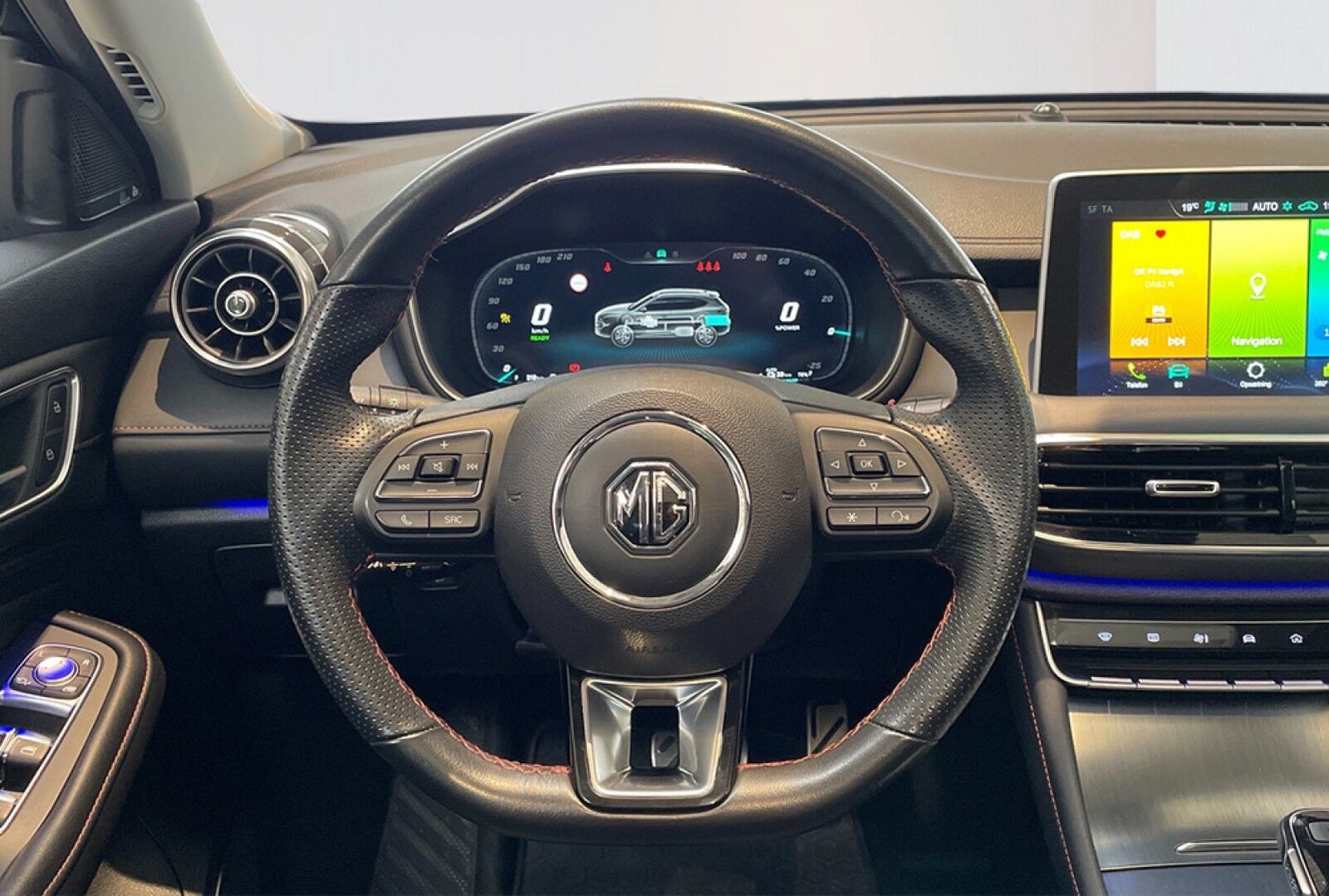 MG EHS PHEV Luxury