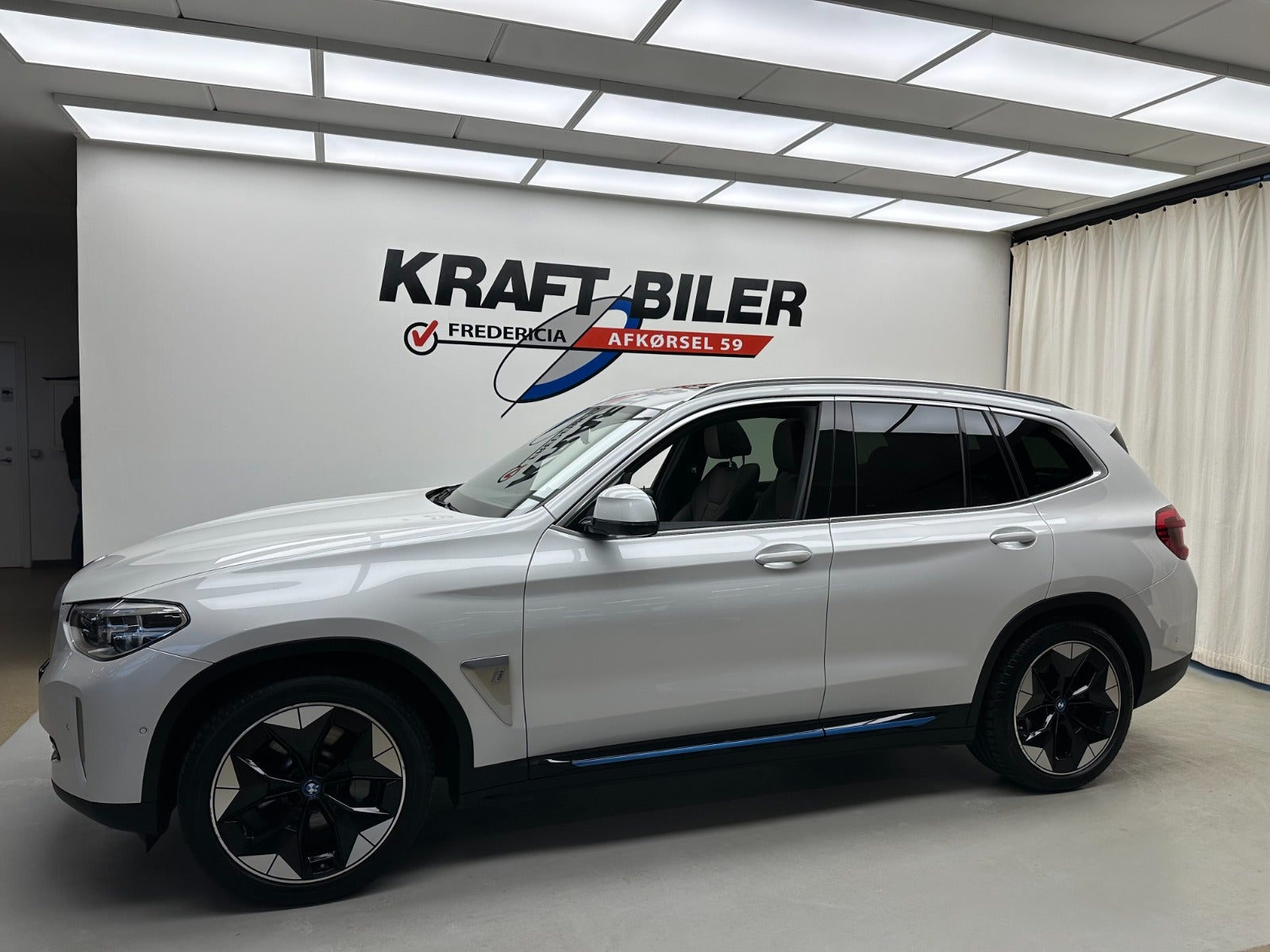 Billede af BMW iX3  Charged Impressive