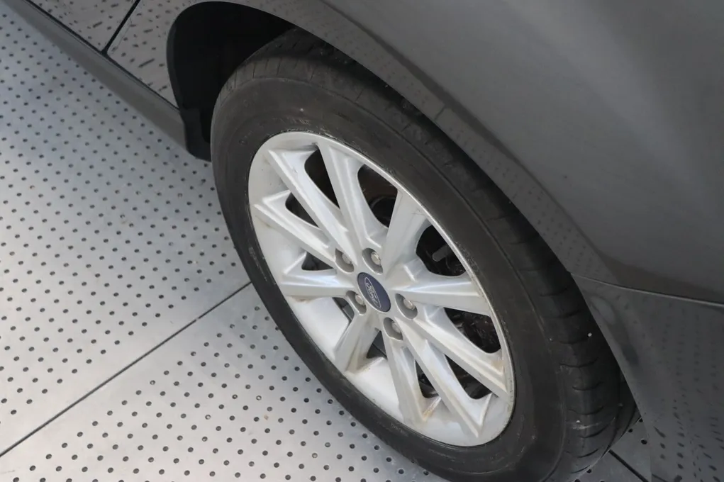 Ford Focus SCTi 125 Titanium stc.