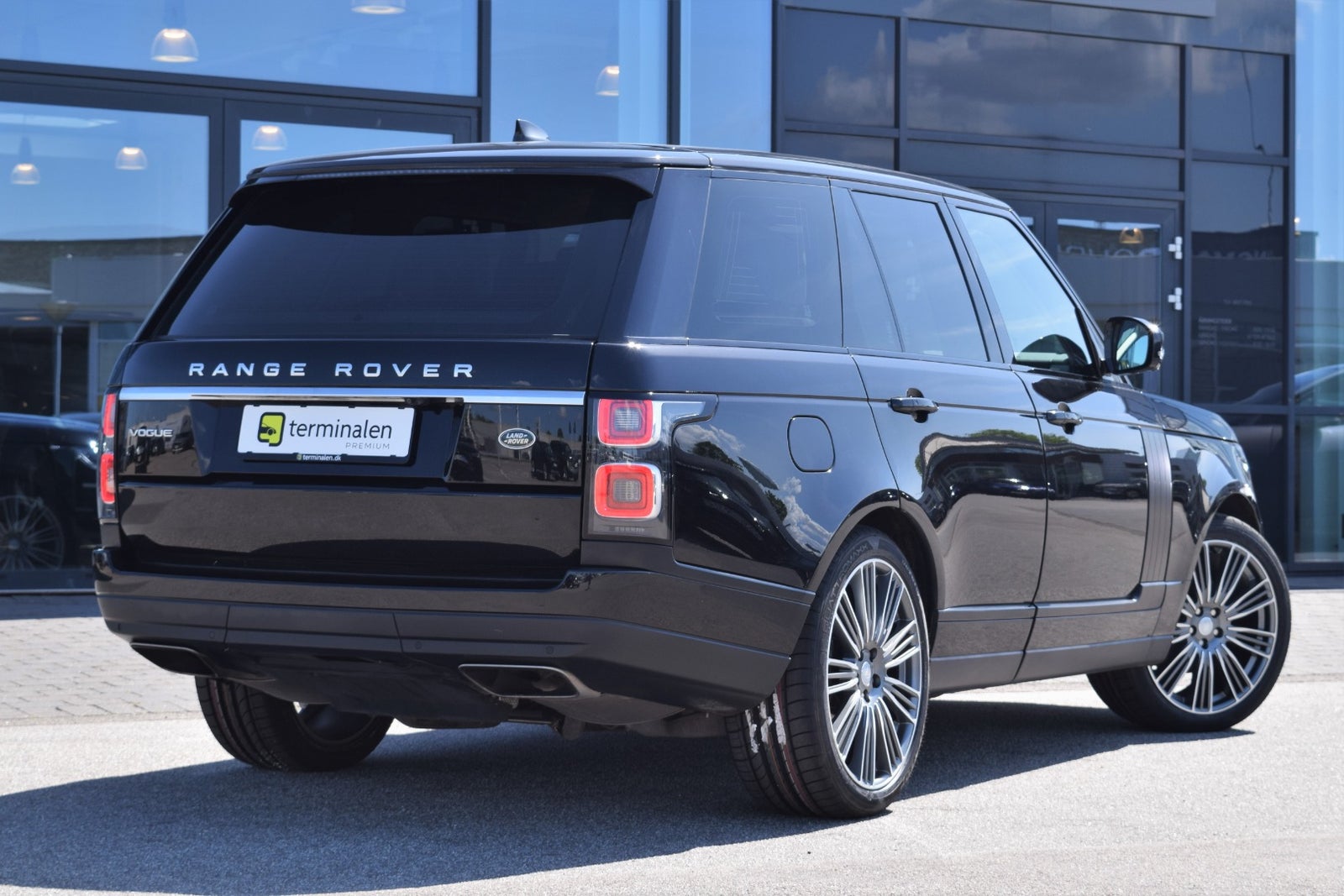 Land Rover Range Rover SDV6 Vogue aut. Land Rover Range Rover SDV6 Vogue aut.