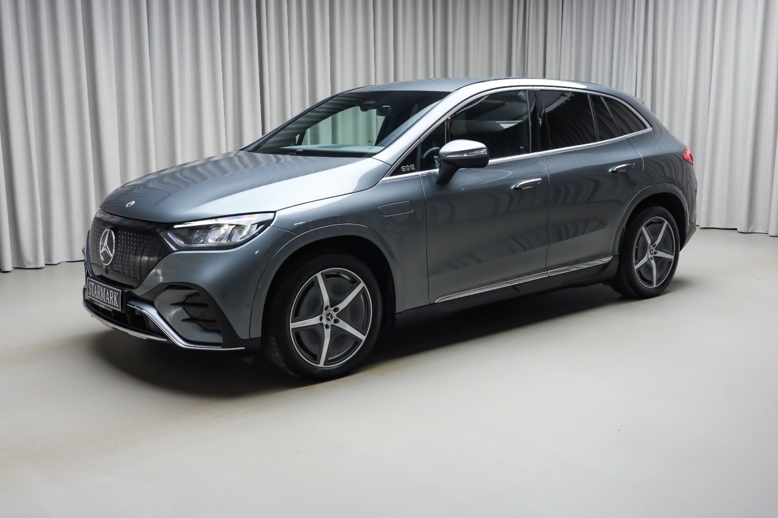 Mercedes-Benz EQE 350 SUV (1/8)