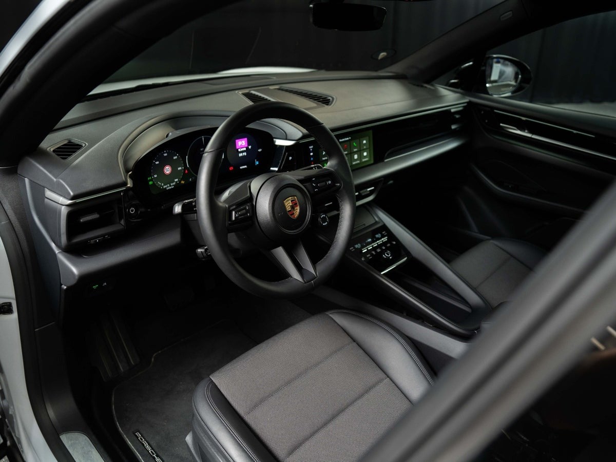 Gallery image 11 of 18